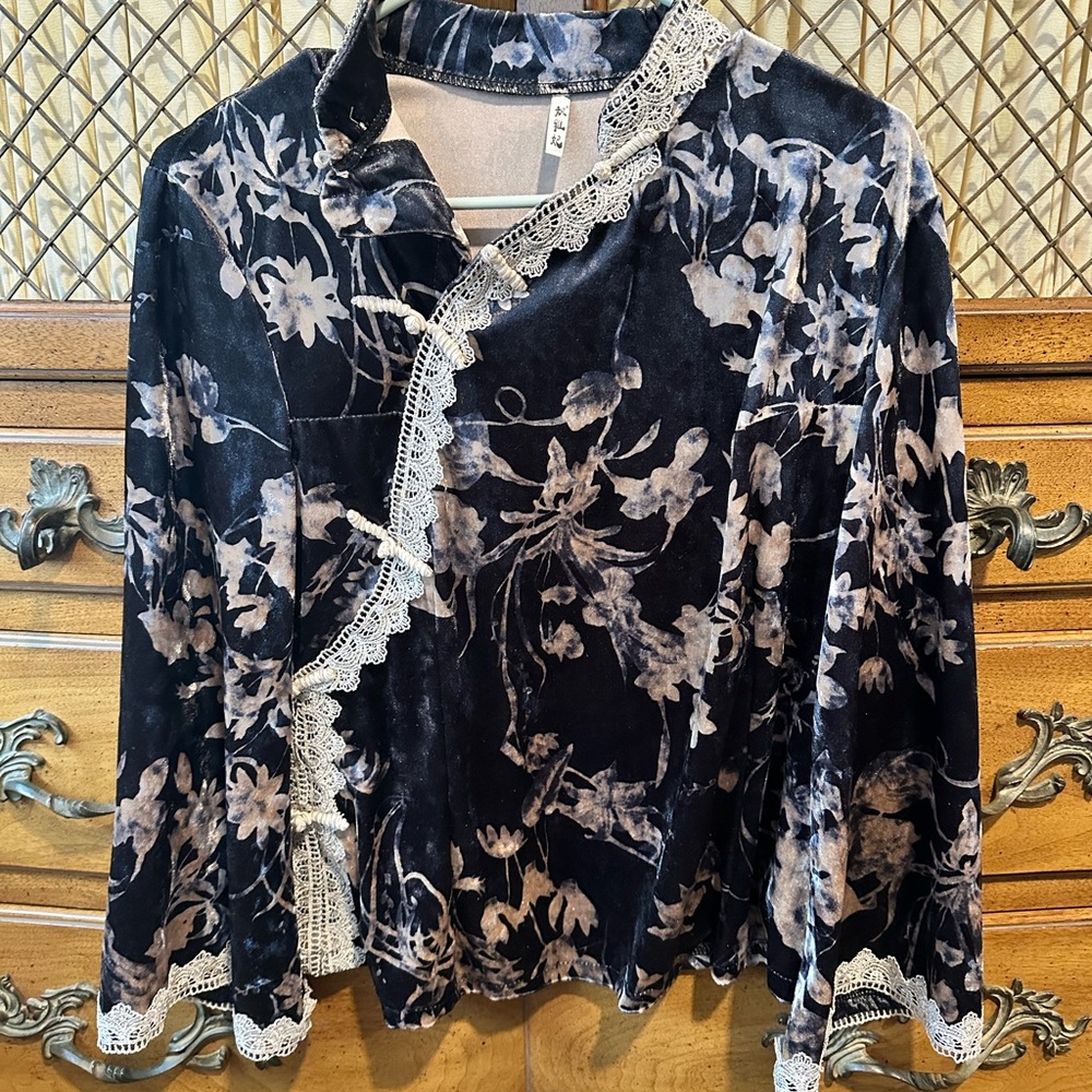 Floral Velvet Women's Top with Lace Trim